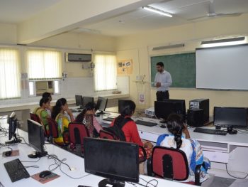 Students of Yashwant Mahavidyalay, Nanded Visited the Institute